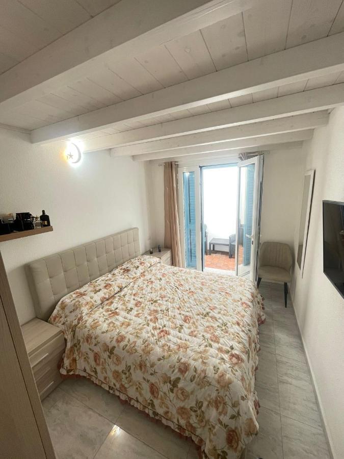 La Perla Del Mare 2 Panzió La Caletta Kültér fotó